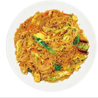 18. Massa de arroz com legumes 