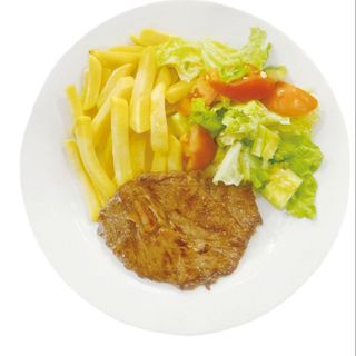 76. Bife, batatas fritas, salada (alface, tomate, pepino)
