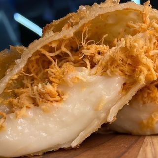 Pastel de frango com catupiry