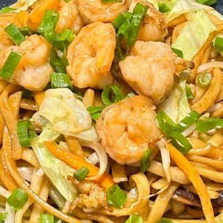 Gambas com macarrao