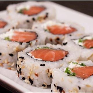 Uramaki Salmão (8 Peças)