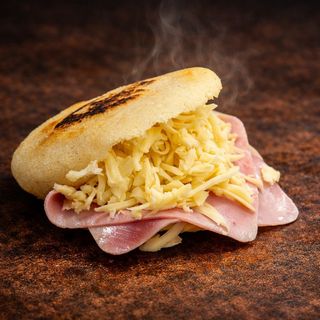 Arepa de Fiambre e Queijo