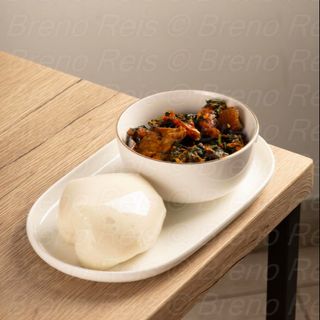 Poundo c/ Efo Riro