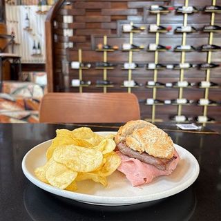 Prego No Pão À São Pedro