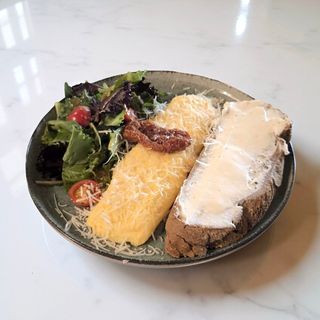 Omelete com parmesão