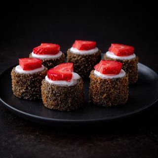 Hotroll Salmão E Morango