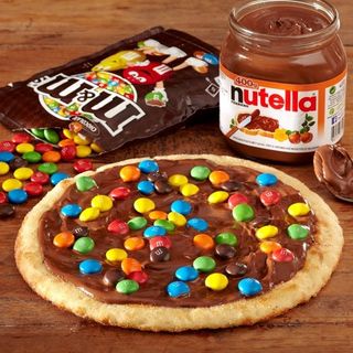 Pizza Com Nutella E M&M'S 26cm
