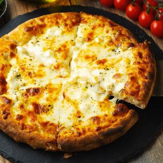 Pizza 4 Queijos