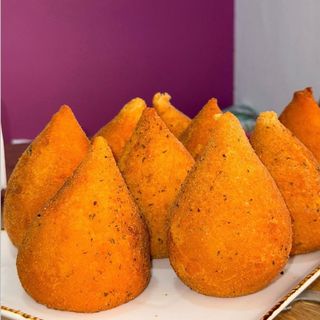 Coxinha de frango com catupiry 