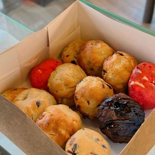 Combo Celebration Box Pack 12