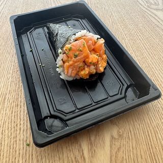 Temaki de Salmão Picante