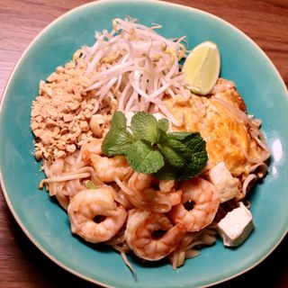 16. Pad Thai de Camarão