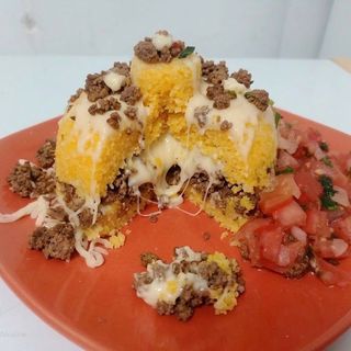 Cuscuz de Carne moida e queijo