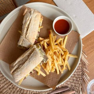 Baguete Hummus