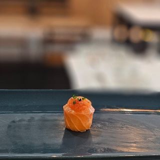 Gunkan de Salmão (4 un.)