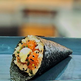 Temaki de Salmão com Queijo