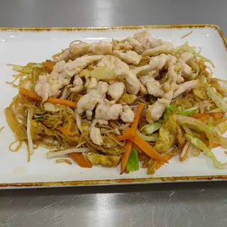Massa de arroz com frango