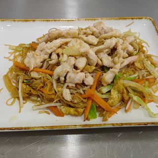 Massa de arroz com frango 