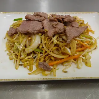 Massa salteada de bife
