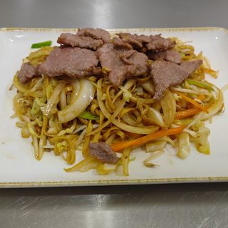 Massa salteada de bife 