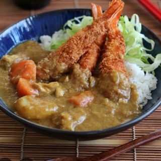 Curry com Ebi furai