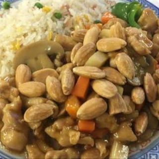 Frango salteado com amendoas