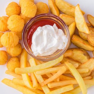 Batata Frita com Cheddar e Bacon