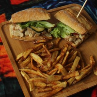 Sandes De Pescada Com Molho Harissa