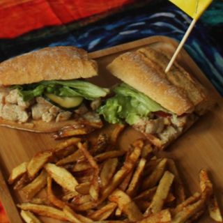 Sandes De Vaca Com Molho De Tamarindo