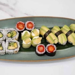 601.Sushi Vegetariano Mix (16 peças)