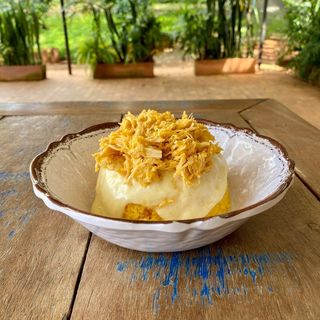 Cuscuz Frango com Queijo