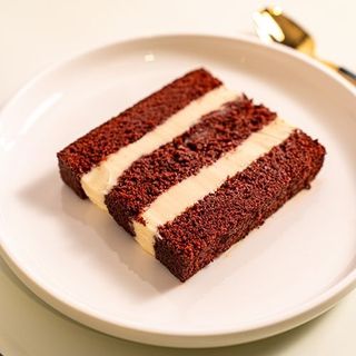 Fatia Red Velvet com Brigadeiro de Cream Cheese