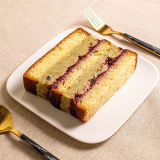 Fatia de Bolo de Pistachio & Morango