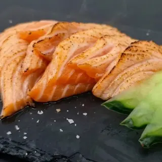 Sashimi Salmão Braseado 6 Peças