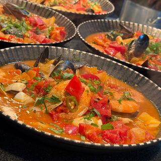 Tigaie picanta cu fructe de mare