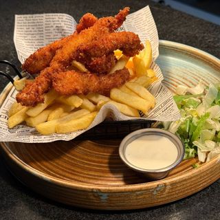 Chicken fingers cu cartofi prajiti