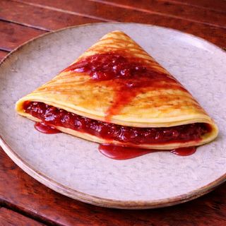 Clătită cu dulceață de căpșuni