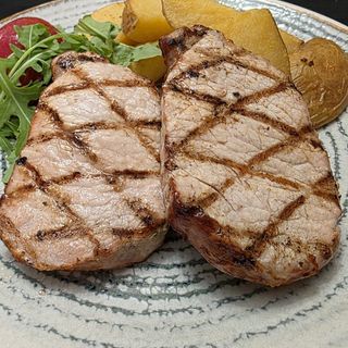 Cotlet de porc la gratăr