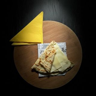 Clătită cu omletă și cașcaval