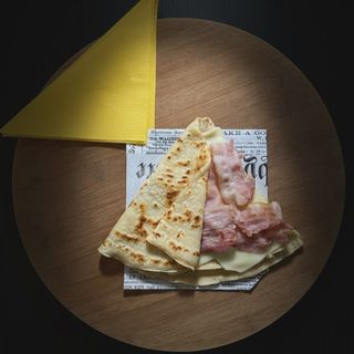 Clătită cu bacon și cașcaval