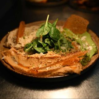 Trio Humus Făcut În Casă Cu Rucolla Și Foccacia