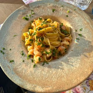 Tagliatelle Aglio Olio E Peperoncino Cu Creveți