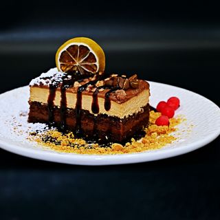 Prajitura cu crema de alune, cafea si inghetata