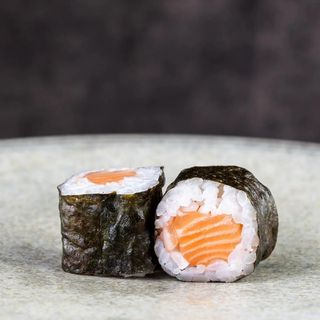 Salmon maki