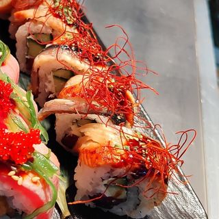 Dragon roll