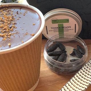 Ciocolată caldă cu tonka boabe