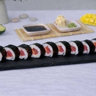Salmon tuna maki