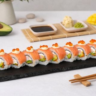 Salmon caviar roll