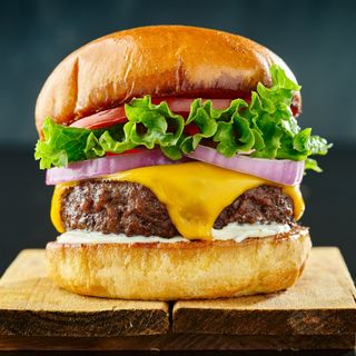 Burger Chef cu cartofi prajiti