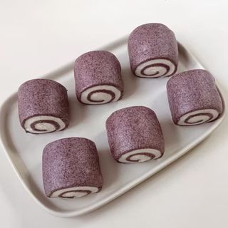 288 Black rice steamed buns /Parene lepinje sa crnim pirinče